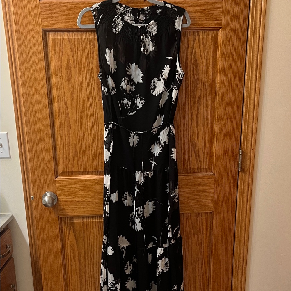 Simply Vera Vera Wang Black and Cream Floral Dress